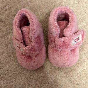 NWOT UGG pink baby booties